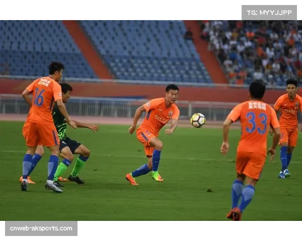 关键事件：南特球员在对方肋部连续一脚出球，最终由插上的边后卫完成传中造成乌龙